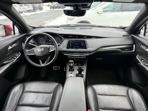 Used 2022 Cadillac XT4 Sport image 3