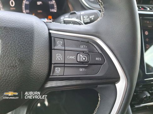 Used 2024 Jeep Grand Cherokee Altitude AWD/4WD image 14