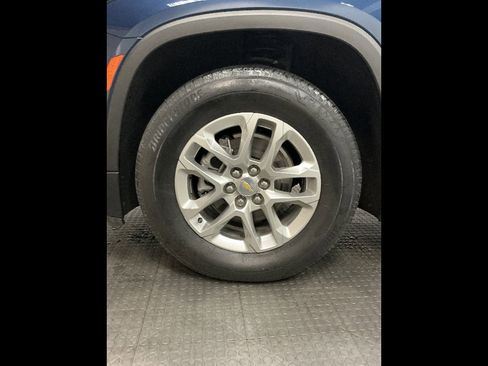 Used 2022 Chevrolet Traverse LS image 40