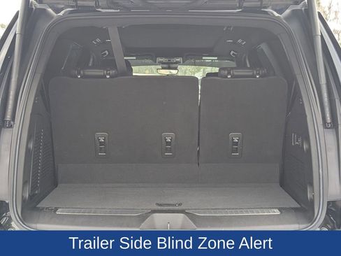 Used 2023 GMC Yukon Denali w/ Advanced Technology Package image 13