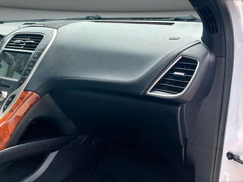 Used 2019 Lincoln Nautilus Reserve AWD/4WD image 25