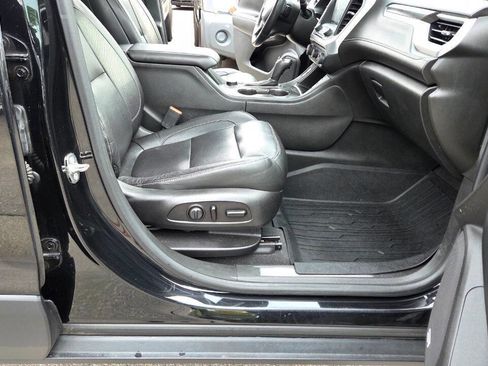 Used 2017 GMC Acadia SLT w/ LPO, Floor Liner Package AWD/4WD image 46