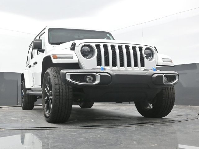 Used 2023 Jeep Wrangler Unlimited Sahara w/ Cold Weather Group AWD/4WD image 59