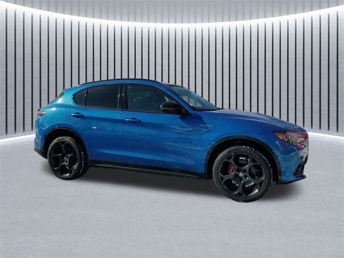 Used 2024 Alfa Romeo Stelvio Veloce image 4