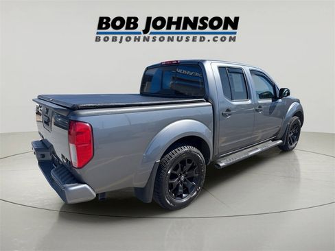 Used 2021 Nissan Frontier SV w/ Midnight Edition Floor Mats image 7
