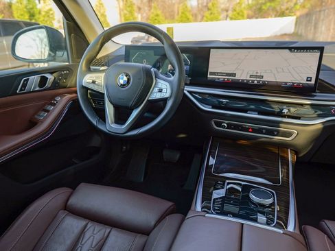 Used 2024 BMW X7 xDrive40i w/ Climate Comfort Package AWD/4WD image 46