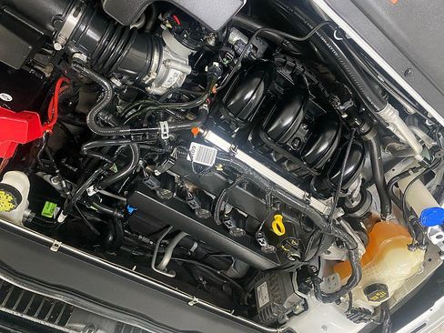 Used 2020 Ford Fusion SE image 18