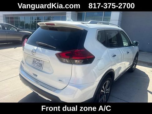 Used 2017 Nissan Rogue SL w/ SL Premium Package FWD image 3