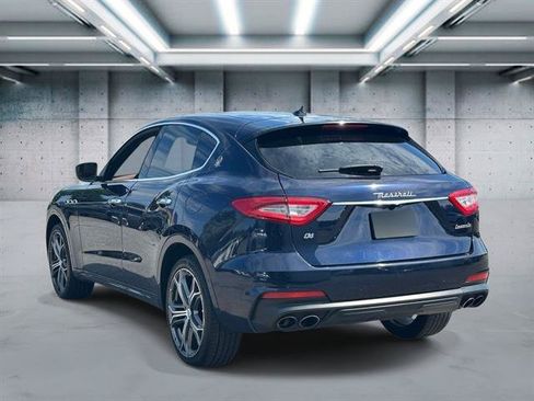 Used 2020 Maserati Levante AWD/4WD image 6