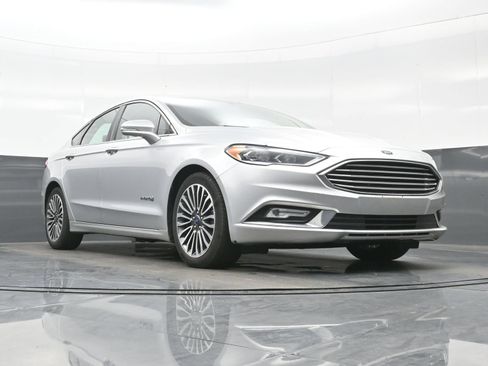 Used 2018 Ford Fusion Titanium FWD image 23