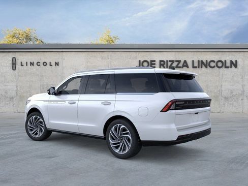 New 2025 Lincoln Navigator Reserve AWD/4WD image 4