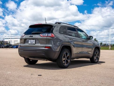 Used 2023 Jeep Cherokee Altitude Lux AWD/4WD image 7