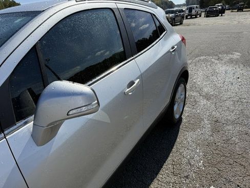 Used 2015 Buick Encore FWD image 14