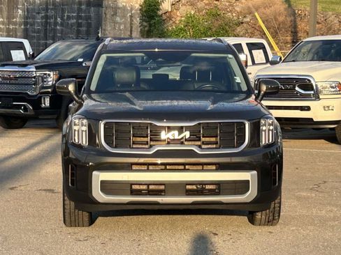 Used 2025 Kia Telluride S FWD image 2