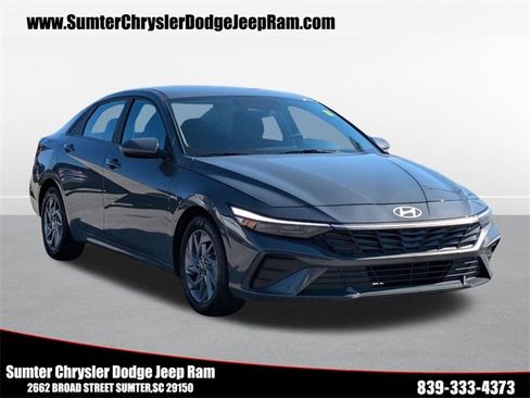 Used 2024 Hyundai Elantra SEL image 1