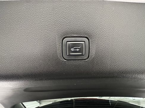 Used 2019 Chevrolet Traverse Premier w/ Driver Confidence II Package image 25