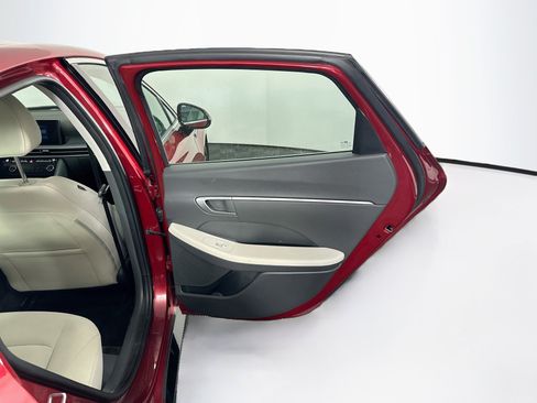 Used 2025 Hyundai Sonata SEL FWD image 31