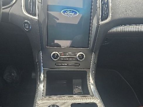 Used 2021 Ford Edge Titanium w/ Equipment Group 301A AWD/4WD image 15