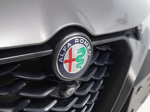 Used 2024 Alfa Romeo Tonale Veloce w/ Active Assist Package AWD/4WD image 19