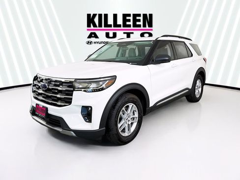 New 2025 Ford Explorer Active w/ Active Comfort Package image 3