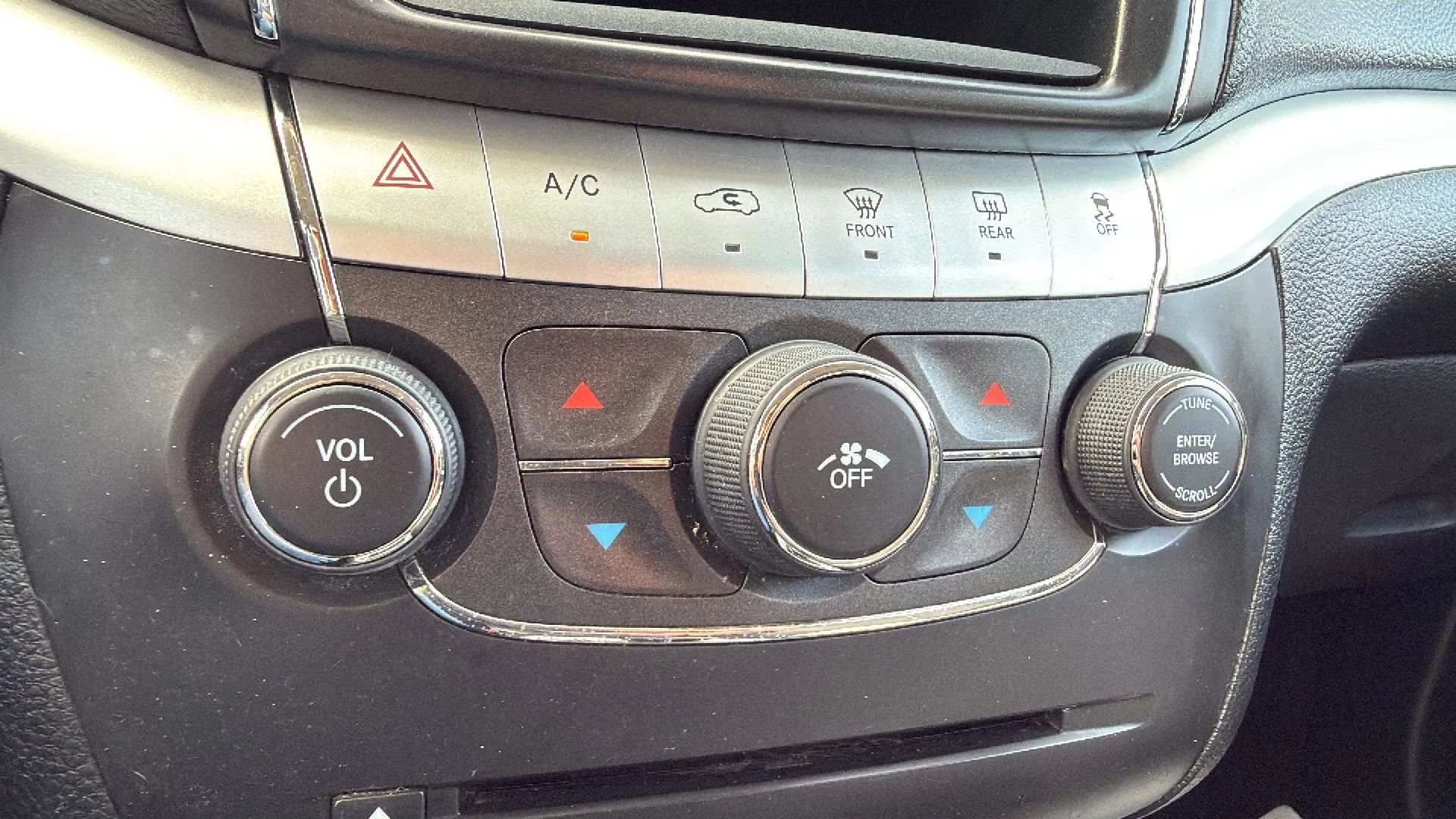 Used 2018 Dodge Journey SE w/ Popular Equipment Group FWD image 27