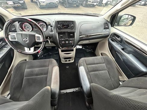 Used 2015 Dodge Grand Caravan American Value Package w/ UConnect Hands-Free Group image 18