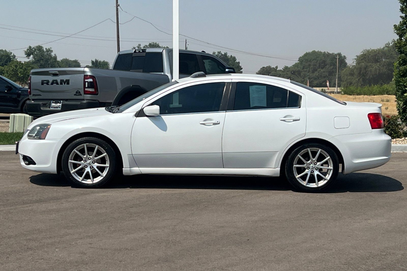 Used 2011 Mitsubishi Galant FWD image 10