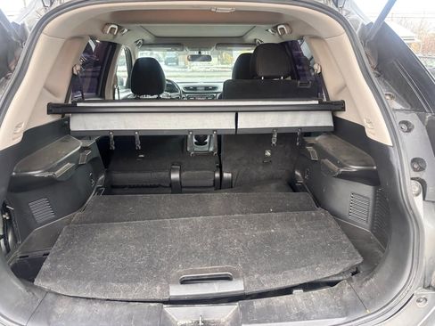 Used 2017 Nissan Rogue SV image 12