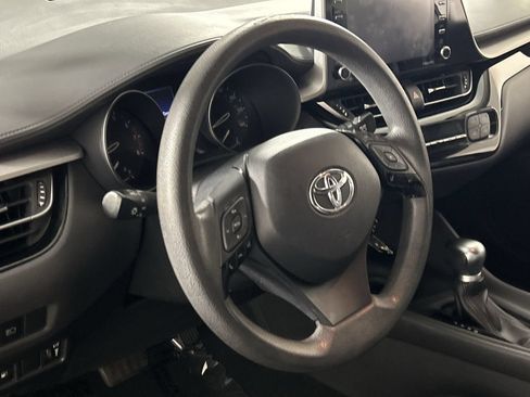 Used 2020 Toyota C-HR LE FWD image 14