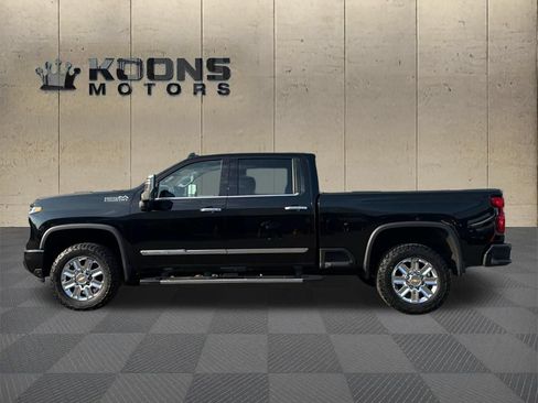 Used 2024 Chevrolet Silverado 2500 High Country w/ Technology Package AWD/4WD image 4