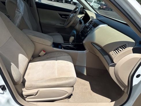 Used 2013 Nissan Altima 2.5 SV FWD image 14