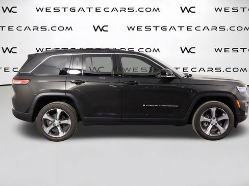 Used 2024 Jeep Grand Cherokee Limited image 56