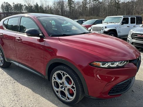 Used 2024 Alfa Romeo Tonale Veloce image 5