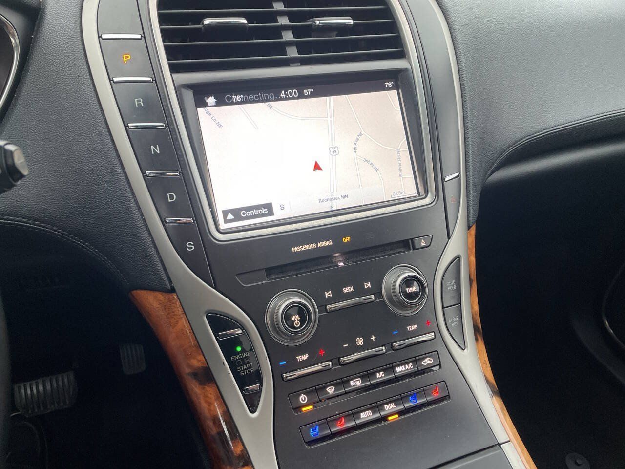 Used 2016 Lincoln MKX Reserve w/ Climate Package FWD image 28