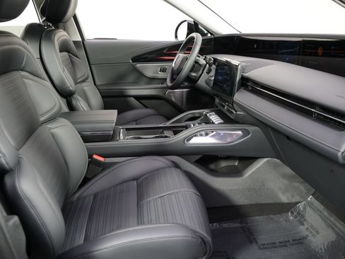 New 2026 Lincoln Nautilus Reserve AWD/4WD image 16