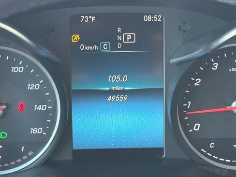 Used 2021 Mercedes-Benz GLC 300 4MATIC image 29