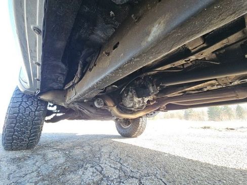 Used 2018 Toyota Tacoma TRD Sport image 15