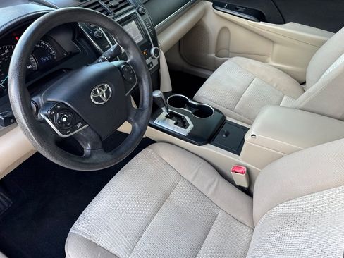Used 2014 Toyota Camry LE FWD image 4