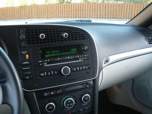Used 2009 Saab 9-3 2.0T w/ Cold Weather Package FWD image 34