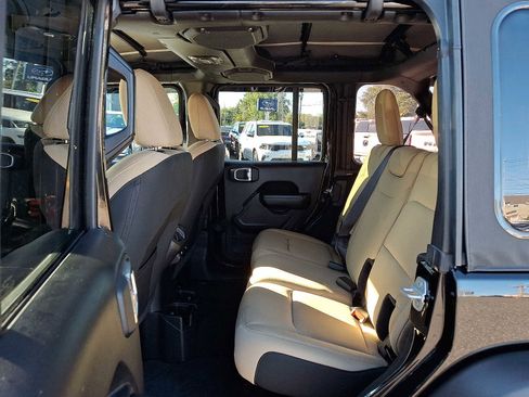 Used 2022 Jeep Wrangler Unlimited Sport image 10