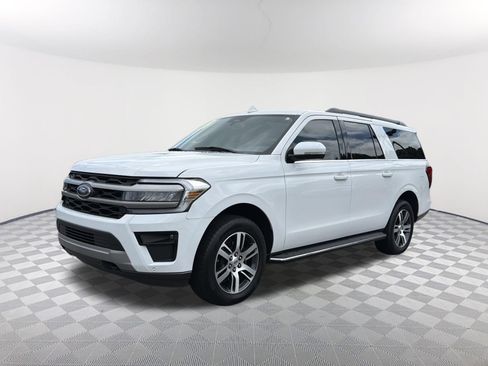 Used 2023 Ford Expedition Max XLT AWD/4WD image 3