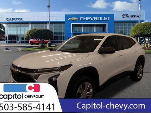 Used 2025 Chevrolet Trax LS FWD image 7