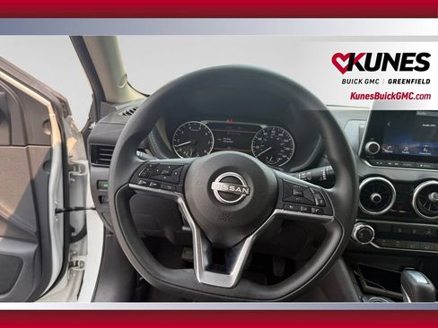 Used 2024 Nissan Sentra SV FWD image 14