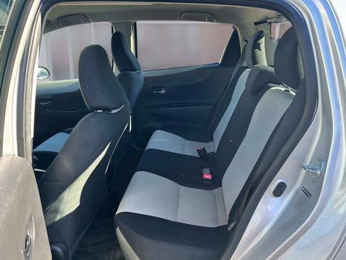 Used 2012 Toyota Yaris LE image 11