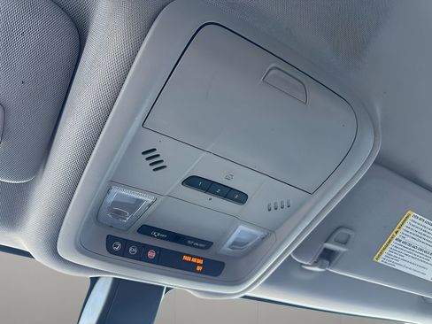 Used 2018 Chevrolet Equinox LT image 25