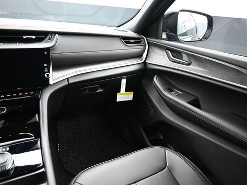 New 2026 Jeep Grand Cherokee L Limited AWD/4WD image 8