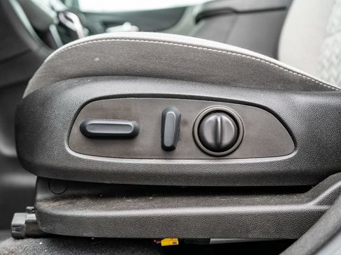 Used 2022 Chevrolet Equinox LT FWD image 19