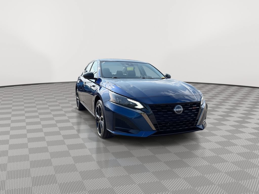 Certified 2024 Nissan Altima 2.5 SR AWD/4WD image 4