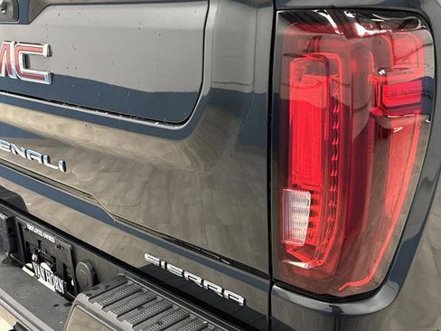 Used 2022 GMC Sierra 2500 Denali w/ Denali Ultimate Package image 37