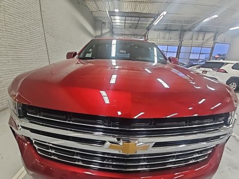 Used 2021 Chevrolet Tahoe LT w/ Luxury Package image 2